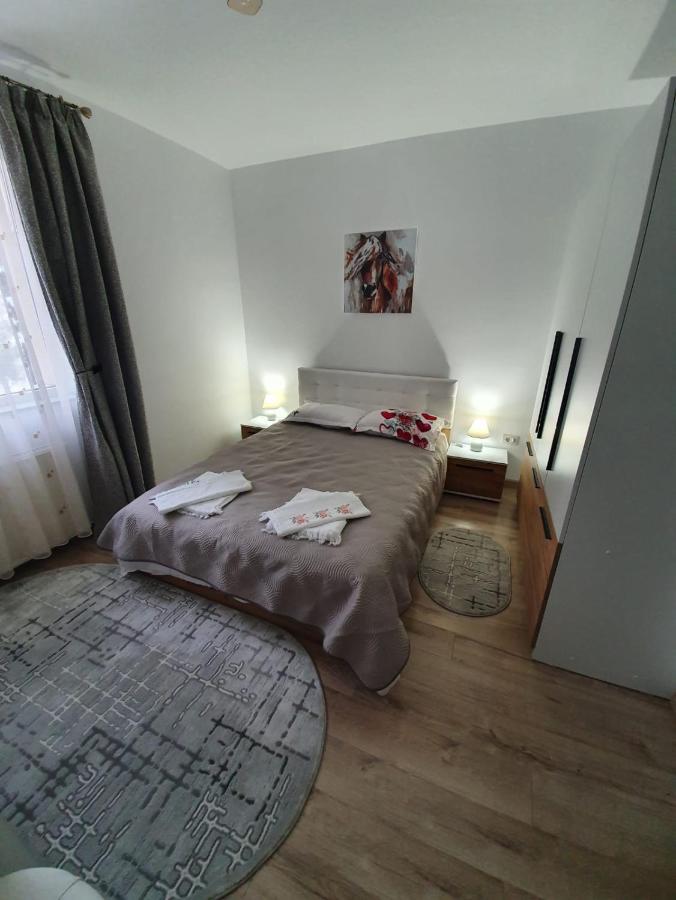 Apartament Ultra Central Marly Gura Humorului Exterior photo